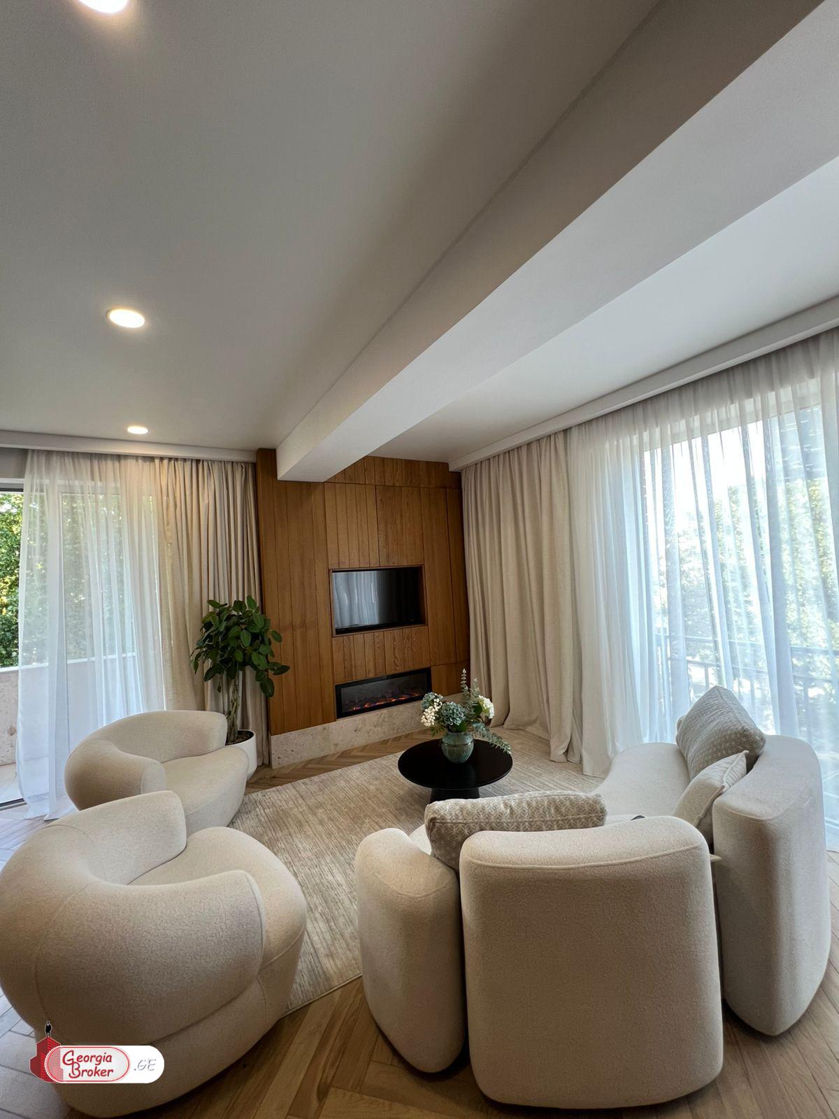 продается квартира с новым ремонтом 3-комнаты